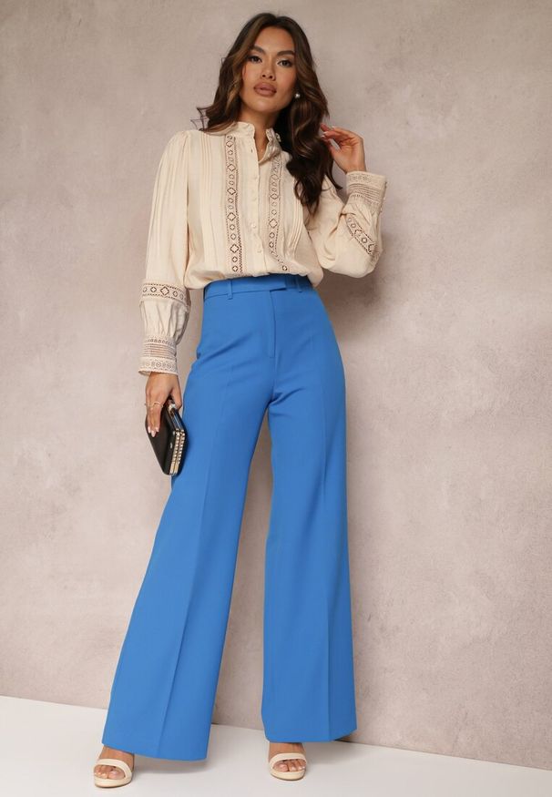 Renee - Jasnobeżowa Koszula ze Stójką i Koronką Phaeninca. Okazja: na co dzień. Typ kołnierza: kołnierzyk stójkowy. Kolor: beżowy. Materiał: koronka. Wzór: koronka. Styl: casual, elegancki