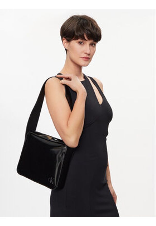 Calvin Klein Torebka Block Square Shoulderbag26 S K60K611819 Czarny. Kolor: czarny. Materiał: skórzane