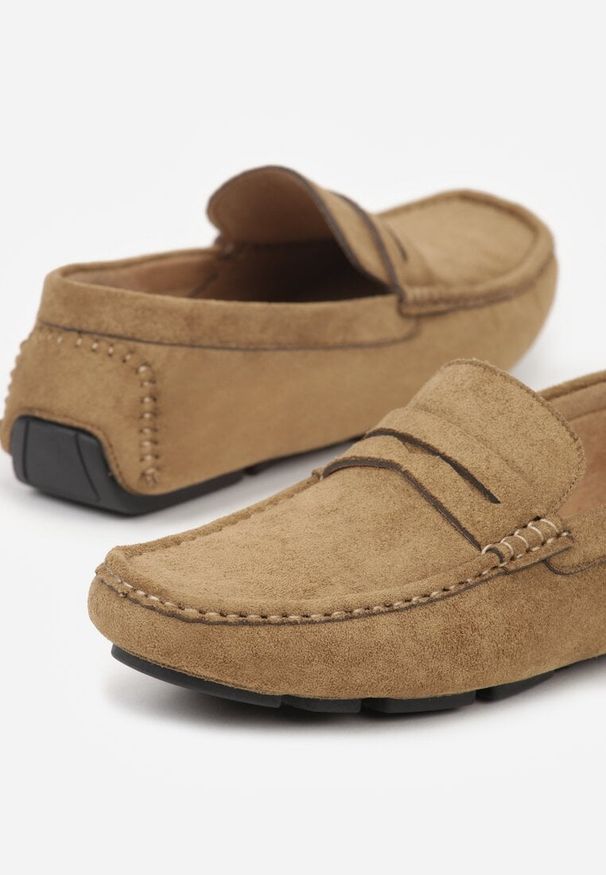 Born2be - Ciemnobeżowe Półbuty Mokasyny z Imitacji Zamszu Sewelka. Okazja: na co dzień. Kolor: beżowy. Materiał: zamsz. Styl: casual, elegancki, klasyczny
