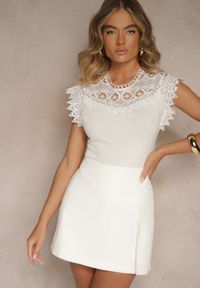 Renee - Biały Bawełniany Top z Koronkowymi Wstawkami Lirumina. Okazja: na co dzień. Kolor: biały. Materiał: bawełna, koronka. Styl: elegancki, casual #1