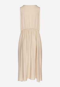 Born2be - Beżowa Wiskozowa Sukienka o Rozkloszowanym Kroju z Guzikami Natesana. Okazja: na spacer, na co dzień. Kolor: beżowy. Materiał: wiskoza. Typ sukienki: proste. Styl: casual #6