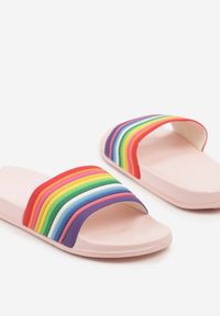 Renee - Różowe Klapki Ozdobione Tęczą Galaria. Okazja: na plażę, na co dzień. Kolor: różowy. Wzór: aplikacja. Sezon: lato. Styl: casual, elegancki #6