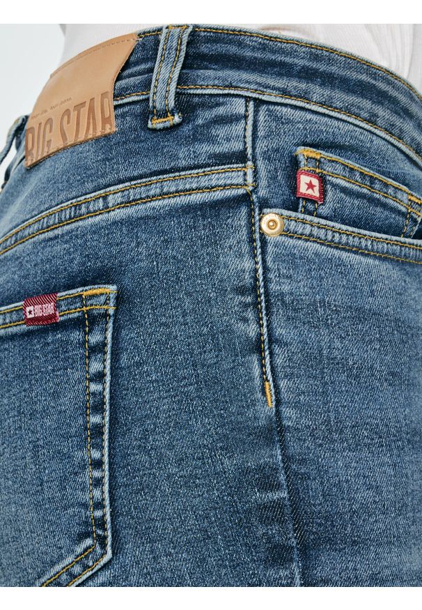 Big-Star - Jeansy damskie z krótką nogawką niebieskie Adela Cropped 296. Okazja: na co dzień. Kolor: niebieski. Długość: krótkie. Styl: casual, klasyczny