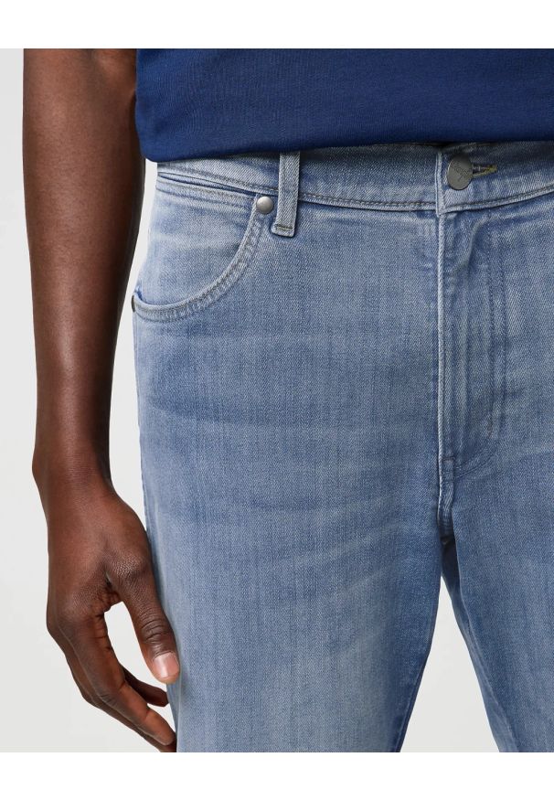 Wrangler - MESKIE SPODNIE WRANGLER RIVER GREY LIGHT 112373002