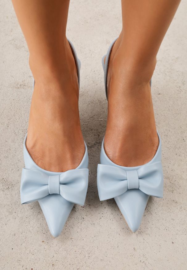 Born2be - Niebieskie Szpilki z Paskiem na Pięcie i Kokardą Adote. Zapięcie: pasek. Kolor: niebieski. Materiał: satyna. Obcas: na szpilce. Styl: elegancki, klasyczny