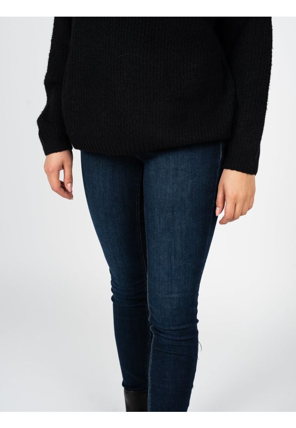 Guess Jeansy "Skinny High" | W2RA28D4KF4 | Kobieta | Niebieski. Kolor: niebieski. Wzór: napisy
