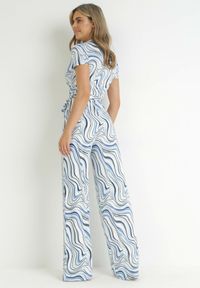 Born2be - Niebieski Kombinezon z Kopertowym Dekoltem i Materiałowym Paskiem Aenita. Kolor: niebieski. Materiał: materiał. Długość rękawa: krótki rękaw. Długość: krótkie. Sezon: wiosna, lato #4