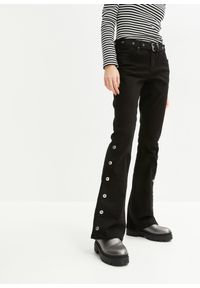 bonprix - Spodnie twillowe z paskiem i plisą guzikową z boku (2 części). Kolor: czarny #1