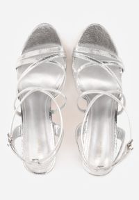 Renee - Srebrne Sandały VICES na Szpilce Ozdobione Geometrycznymi Paskami Nahmora. Okazja: na imprezę. Zapięcie: pasek. Kolor: srebrny. Wzór: aplikacja, geometria. Obcas: na szpilce. Styl: elegancki #3