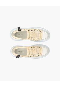 Inuikii - INUIKII MATILDA CANVAS LOW Sneakersy damskie. Okazja: na co dzień. Kolor: beżowy. Materiał: materiał, jeans, bawełna, guma. Szerokość cholewki: normalna #4