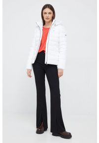Tommy Jeans kurtka DW0DW13741.9BYY damska kolor biały zimowa. Okazja: na co dzień. Kolor: biały. Materiał: poliester, puch. Sezon: zima. Styl: casual #5
