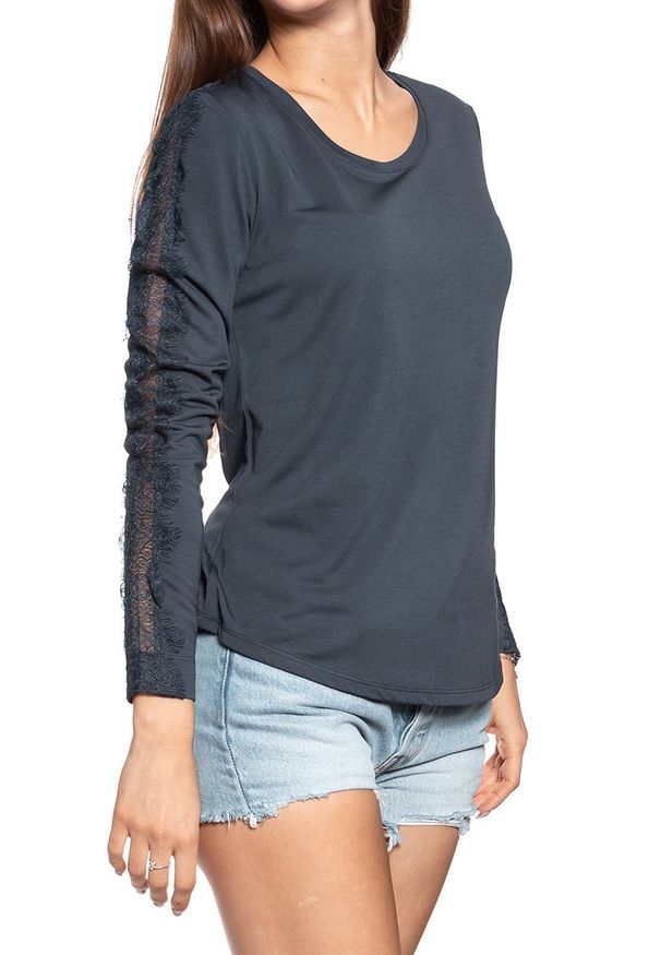 Mustang - DAMSKI LONGSLEEVE MUSTANG Anna C Lace 1009035 4085. Długość rękawa: długi rękaw. Długość: długie