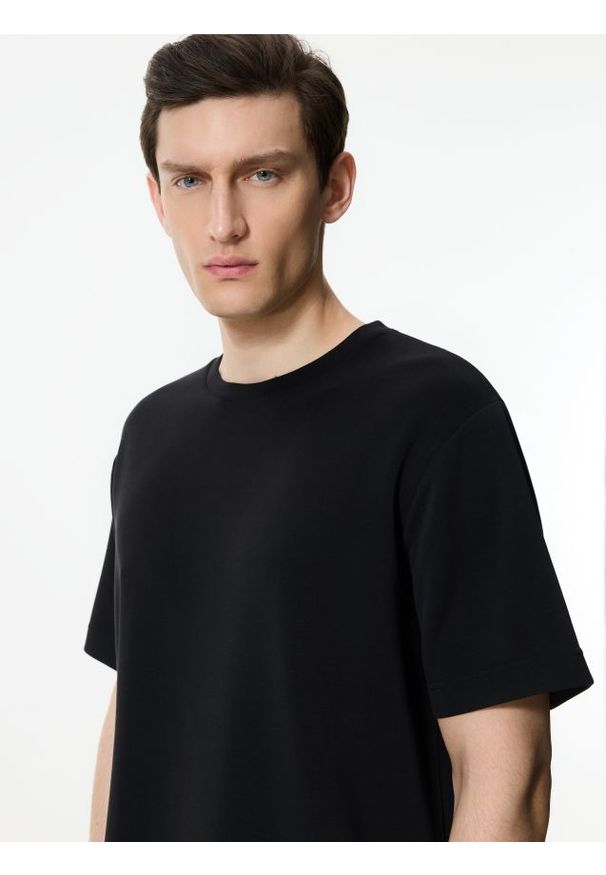 Reserved - T-shirt regular fit z modalem - czarny. Kolor: czarny. Materiał: dzianina