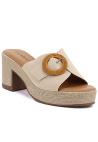 Klapki damskie na słypky beżowe Sabatina 1103-1. Kolor: beżowy. Materiał: skóra ekologiczna. Wzór: aplikacja. Obcas: na obcasie. Wysokość obcasa: średni #1