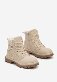 Born2be - Beżowe Płaskie Botki Trapery Ozdobione Sercem Leriscca. Okazja: na co dzień. Kolor: beżowy. Materiał: wełna. Wzór: aplikacja. Styl: casual, elegancki