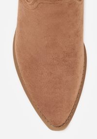 Born2be - Jasnobrązowe Gładkie Kozaki Kowbojki z Imitacji Zamszu na Stożkowym Obcasie Karelia. Nosek buta: otwarty. Kolor: brązowy. Materiał: zamsz. Wzór: gładki. Obcas: na obcasie. Wysokość obcasa: średni #8