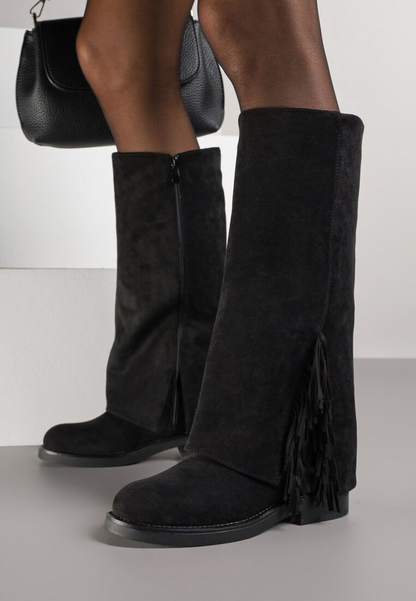 Renee - Czarne Kozaki Ozdobione Frędzlami i Wywiniętą Cholewką Reilevia. Okazja: na imprezę, na co dzień. Kolor: czarny. Materiał: jeans. Szerokość cholewki: normalna. Wzór: aplikacja. Styl: casual, street, elegancki