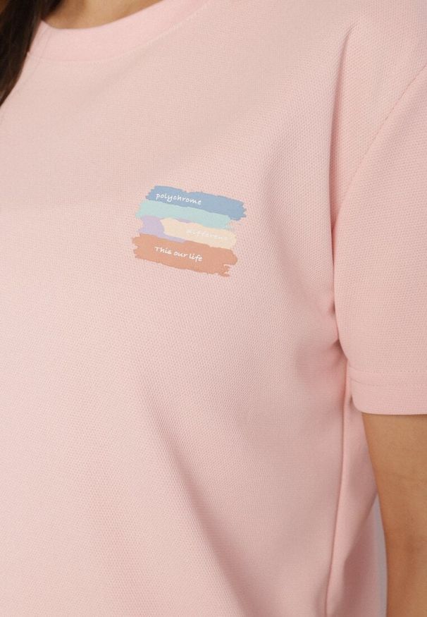 Born2be - Różowy T-shirt z Małym Nadrukiem Tenalera. Okazja: na co dzień. Kolor: różowy. Wzór: nadruk. Styl: elegancki, klasyczny, casual