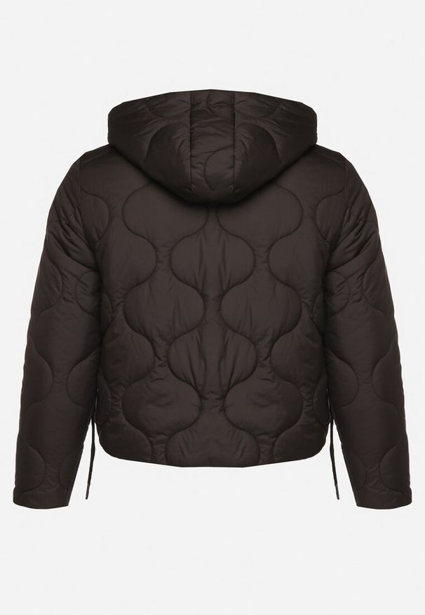 Born2be - Czarna Kurtka Krótka z Pikowaniem i Odpinanym Kapturem Taraes. Okazja: na co dzień. Kolekcja: plus size. Kolor: czarny. Materiał: jeans. Długość: krótkie. Styl: casual, elegancki