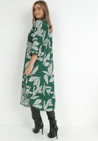 Born2be - Zielona Sukienka Koszulowa w Kwiaty Rahila. Kolor: zielony. Materiał: tkanina. Wzór: kwiaty. Typ sukienki: koszulowe. Długość: midi #2