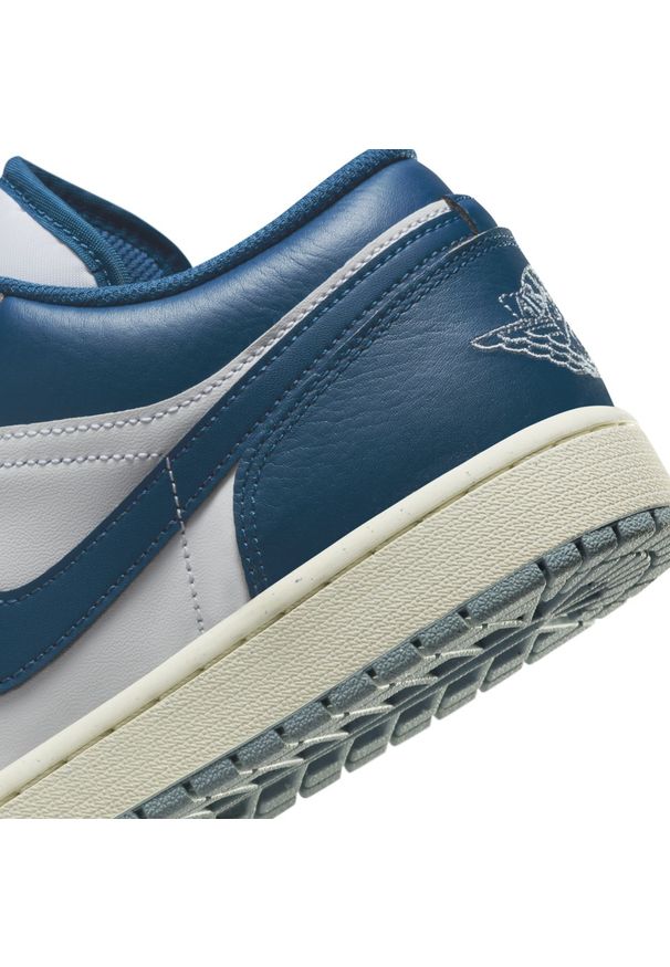 Nike Air Jordan 1 Low SE Sneakersy męskie. Kolor: biały. Model: Nike Air Jordan