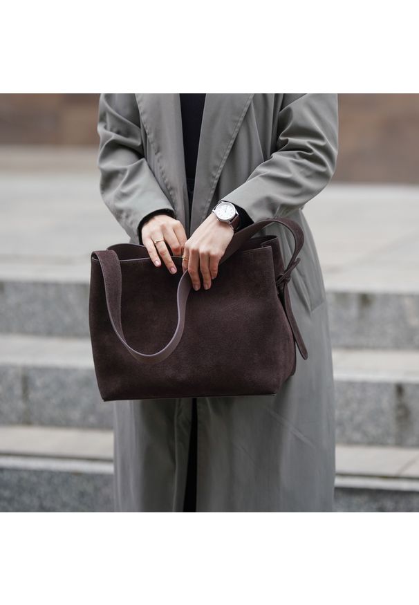 Shopperka skórzana Solier FL38 Sienna czekoladowa. Kolor: brązowy. Materiał: skórzane. Styl: elegancki, casual. Rodzaj torebki: na ramię
