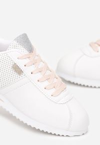 Born2be - Białe Sneakersy Sznurowane Atheleta. Okazja: na co dzień. Kolor: biały. Sport: fitness