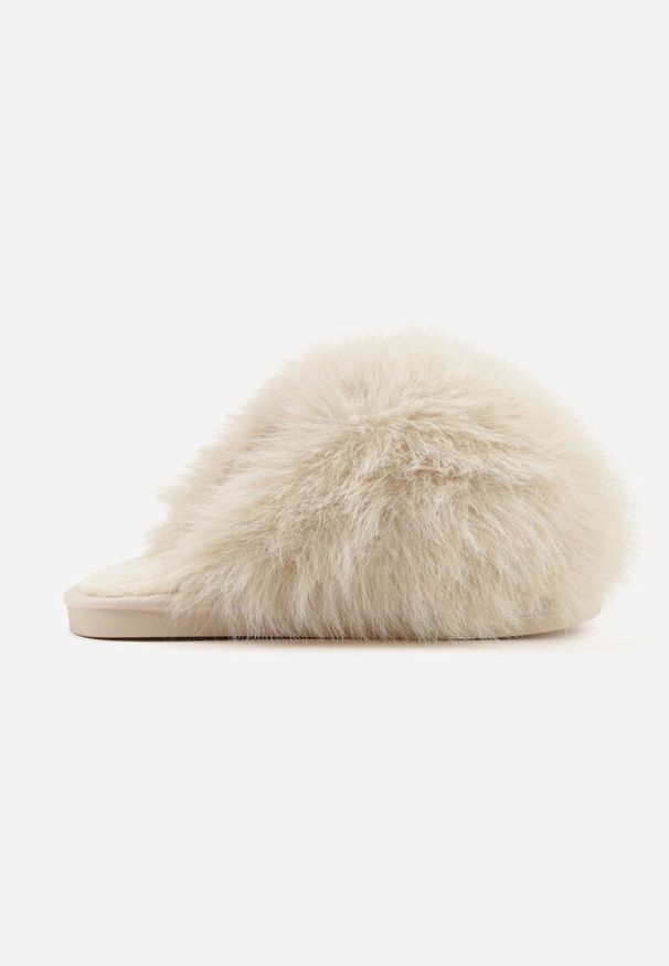 Born2be - Beżowe Futrzane Kapcie z Długim Włosiem Anindria. Okazja: na co dzień, do domu. Kolor: beżowy. Materiał: futro. Styl: glamour, casual