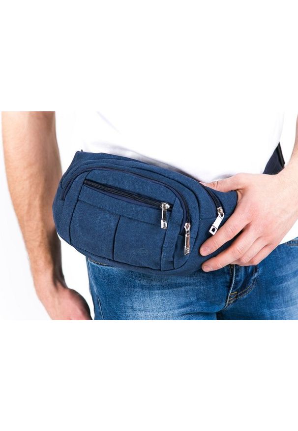 Granatowa Saszetka-Nerka Męska, Regulowany Pasek, Sportowa, Na Biodro, Pako Jeans. Kolor: niebieski. Materiał: poliester. Styl: sportowy