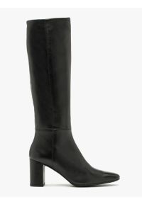 Ryłko - Czarne kozaki damskie z wąską cholewką. Zapięcie: zamek. Kolor: czarny. Materiał: skóra. Szerokość cholewki: wąska. Obcas: na obcasie. Styl: street. Wysokość obcasa: średni #1