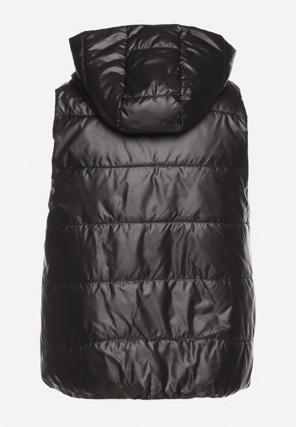 Born2be - Czarna Kamizelka z Odpinanym Kapturem i Kieszeniami Pikowana Aggevia. Kolor: czarny