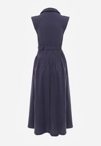 Renee - Granatowa Bawełniano-Wiskozowa Sukienka Koszulowa Bez Rękawów z Paskiem Athithoe. Okazja: na co dzień. Kolor: niebieski. Materiał: wiskoza, bawełna. Długość rękawa: bez rękawów. Typ sukienki: koszulowe. Styl: casual, elegancki #5