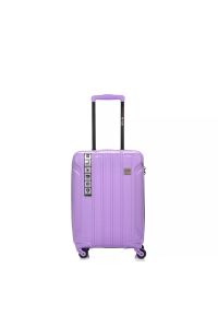 SWISSBAGS - Walizka na kółkach SwissBags Tourist fioletowa - mała 40 l. Kolor: fioletowy. Materiał: materiał. Wzór: napisy. Styl: klasyczny, elegancki #1