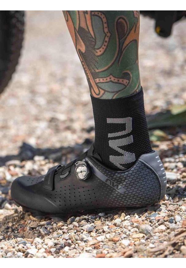 Skarpety rowerowe NORTHWAVE Extreme Air Mid czarny. Kolor: beżowy, czarny, wielokolorowy