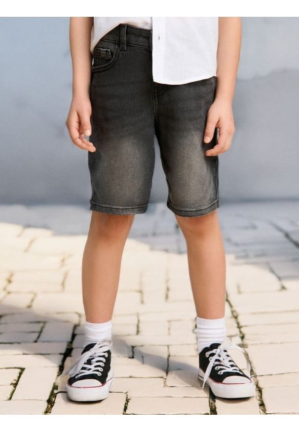 Sinsay - Szorty jeansowe - szary. Kolor: szary. Materiał: jeans