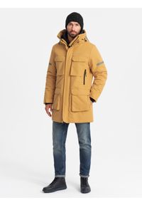 Ombre Clothing - Długa ocieplana męska kurtka z odblaskowymi elementami – żółta V2 - Rozmiar: XXL. Typ kołnierza: kołnierzyk stójkowy, kaptur. Kolor: żółty. Materiał: guma, syntetyk, poliester, materiał. Długość: długie. Wzór: aplikacja, nadruk #8