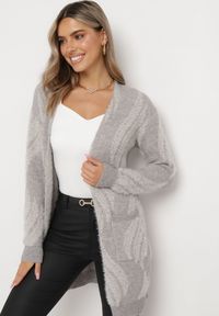 Born2be - Szary Puszysty Kardigan Niezapinany Heliture. Kolekcja: plus size. Kolor: szary. Materiał: dzianina. Długość rękawa: długi rękaw. Długość: długie