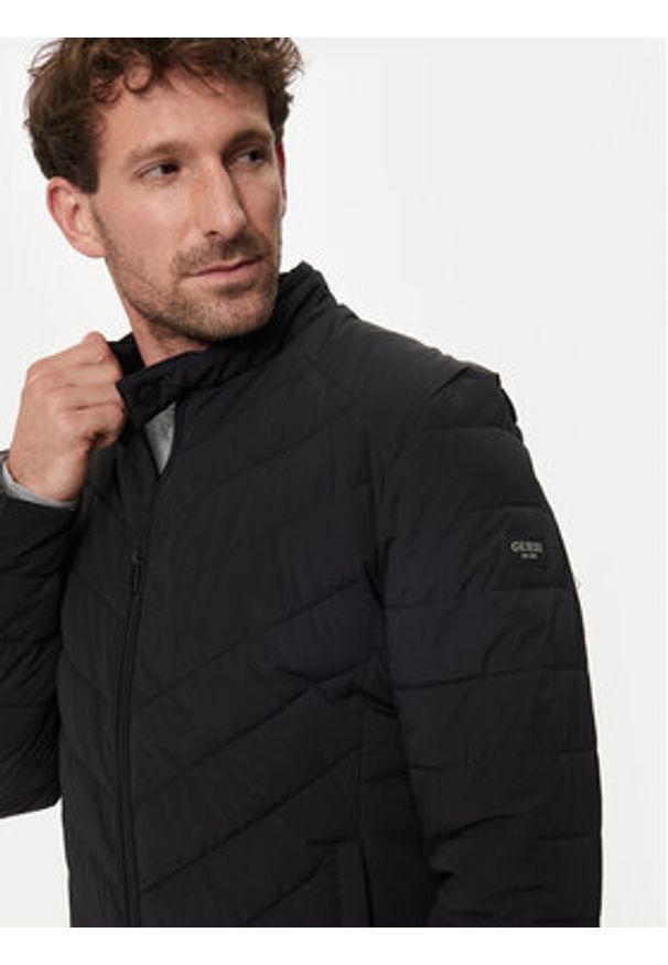 Guess Kurtka puchowa M4YL05 WG9O2 Czarny Regular Fit. Kolor: czarny. Materiał: syntetyk