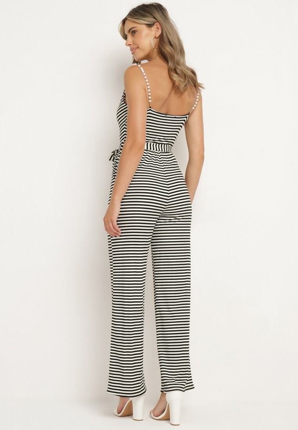 Born2be - Czarno-Biały Kombinezon na Ozdobnych Ramiączkach z Gumką w Pasie i Materiałowym Paskiem Cinna. Kolor: czarny. Materiał: materiał. Długość rękawa: na ramiączkach. Styl: klasyczny