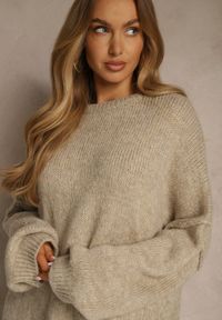 Renee - Beżowy Sweter Oversize z Wełną i Wiskozą Fedolina. Okazja: na co dzień. Kolor: beżowy. Materiał: wełna, wiskoza. Styl: casual #5