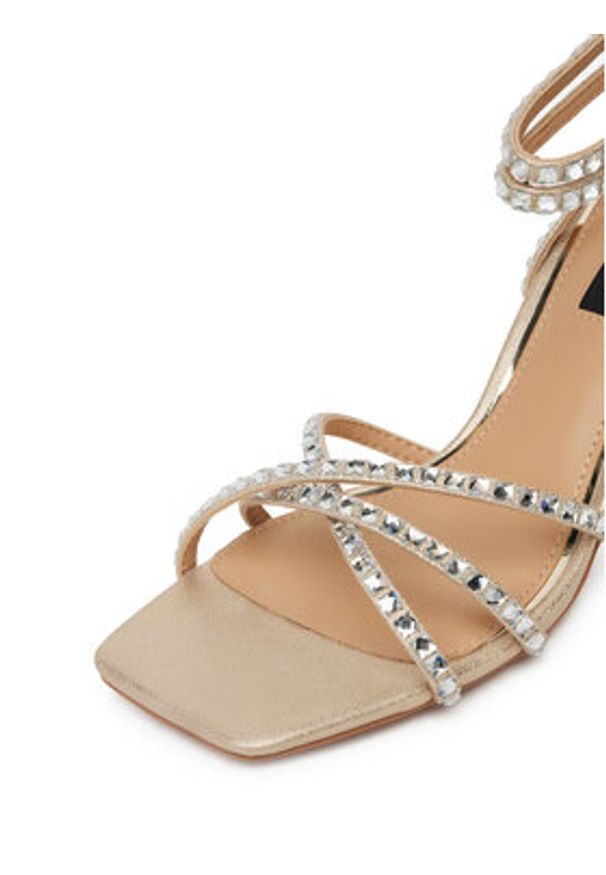 Nine West Sandały SM237-011A Złoty. Kolor: złoty. Materiał: skóra
