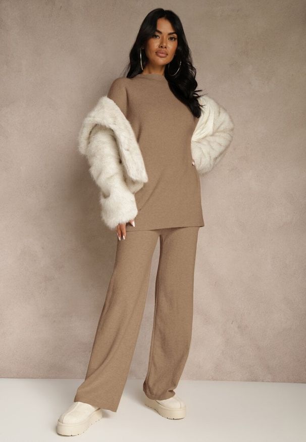 Renee - Ciemnobeżowy Komplet z Wełną i Bawełną Szerokie Spodnie i Sweter o Długim Kroju Reilissa. Kolor: beżowy. Materiał: wełna, bawełna