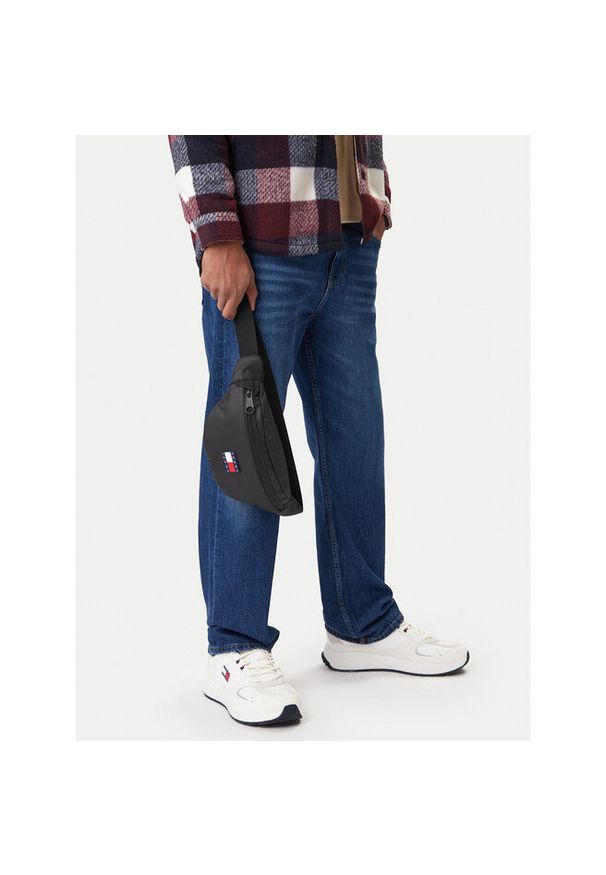 Nerka Tommy Jeans. Kolor: czarny