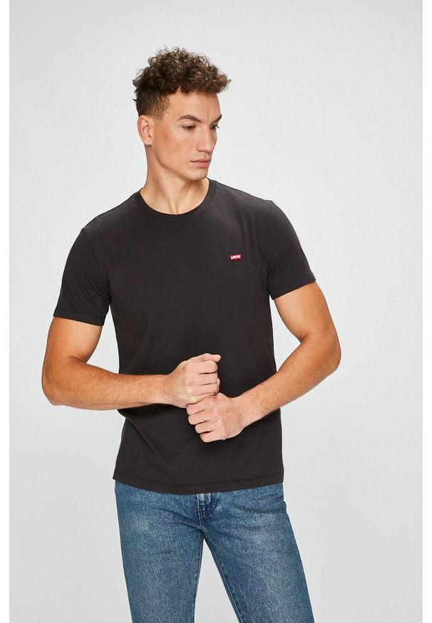 Levi's® - Levi's - T-shirt. Okazja: na co dzień, na spotkanie biznesowe. Kolor: czarny. Materiał: dzianina. Wzór: gładki. Styl: biznesowy, casual