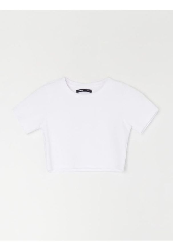 Sinsay - Prążkowany crop top - biały. Kolor: biały. Materiał: prążkowany