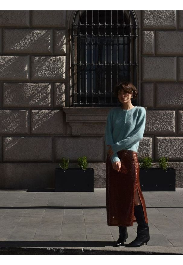 Reserved - Cekinowa spódnica midi - brązowy. Kolor: brązowy. Materiał: tkanina