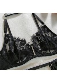 Intica - Komplet koronkowej bielizny z biustonoszem, majtkami i pasem do pończoch Svanhild. Kolor: czarny. Materiał: koronka. Wzór: aplikacja, koronka #6