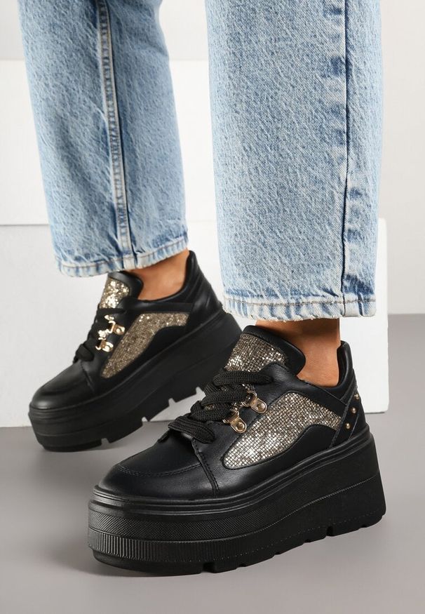 Born2be - Czarne Sneakersy Vices na Grubej Podeszwie z Brokatem Sdivona. Okazja: na co dzień. Nosek buta: okrągły. Kolor: czarny. Materiał: jeans. Wzór: aplikacja