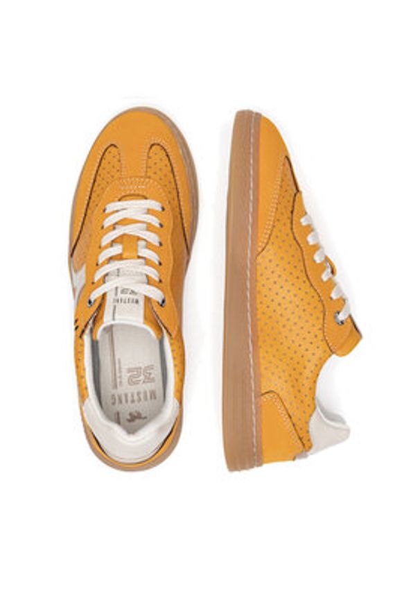 Mustang Sneakersy 1511-302 Pomarańczowy. Kolor: pomarańczowy. Materiał: materiał, syntetyk