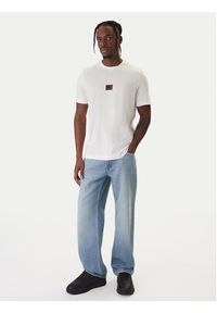Hugo - HUGO T-Shirt Danotie 50553124 Biały Regular Fit. Kolor: biały. Materiał: bawełna #5